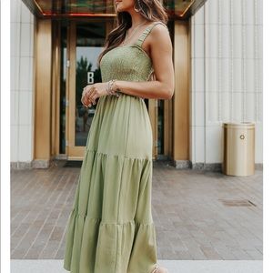 Ruffle strap smocked olive midi dress - size Medium